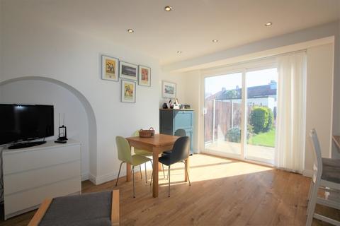 50 Oxford Close, Mitcham, CR4 1DZ