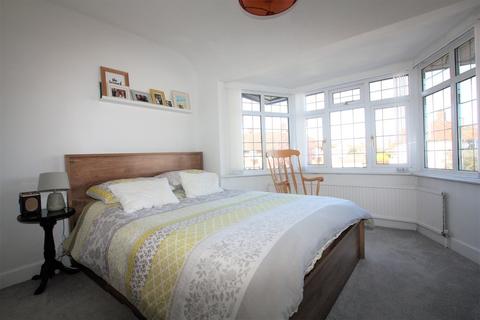 50 Oxford Close, Mitcham, CR4 1DZ