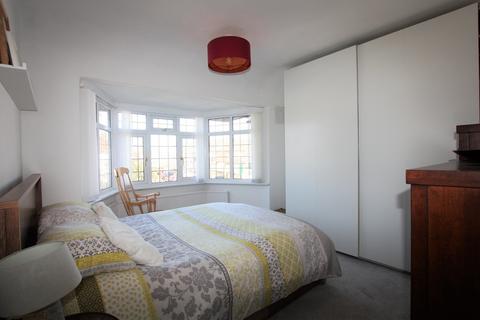 50 Oxford Close, Mitcham, CR4 1DZ