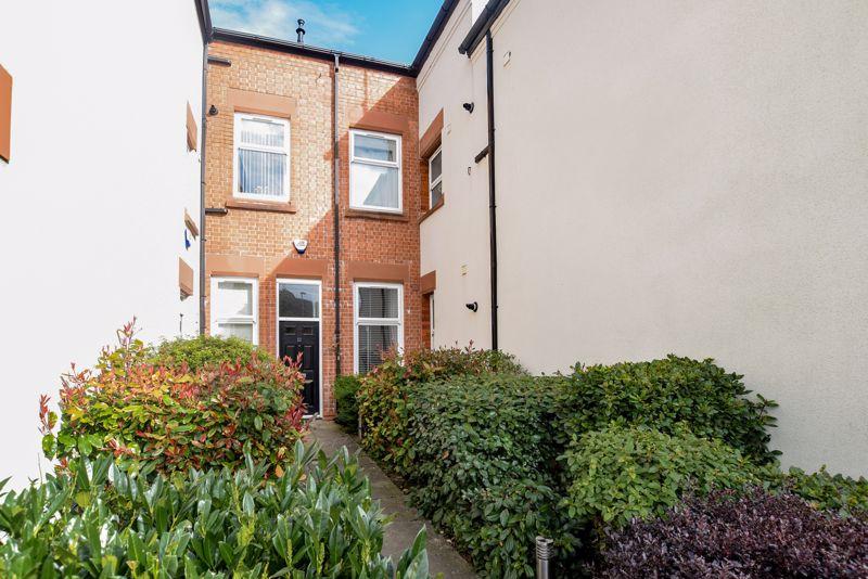 Lawson Road, Runcorn 2 bed apartment £135,000