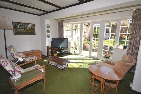 9 Parkside, Buckhurst Hill, IG9 5TB