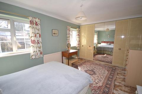 9 Parkside, Buckhurst Hill, IG9 5TB