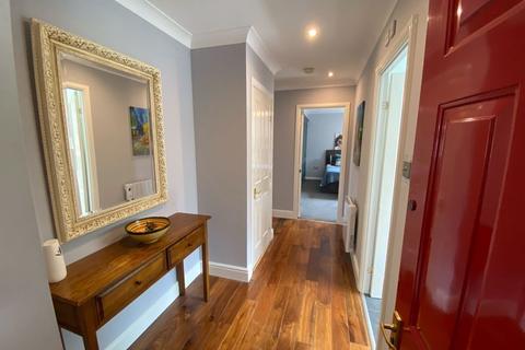 29 Eothen Close, Caterham, CR3 6JU