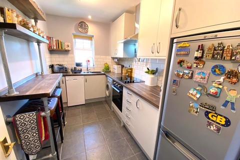 29 Eothen Close, Caterham, CR3 6JU