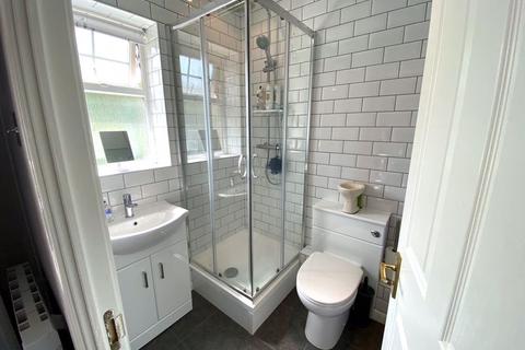 29 Eothen Close, Caterham, CR3 6JU