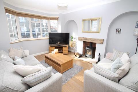6 Ilex Road, Folkestone, CT19 4QA