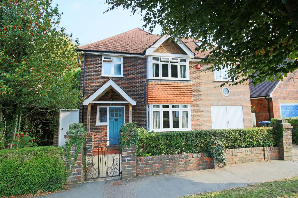 Chancellors Park, Hassocks, West Sussex, BN6 8EZ. 4 bed detached house