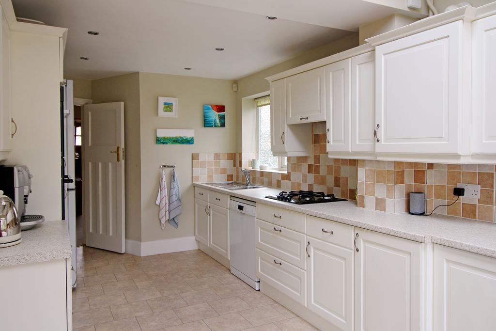 Chancellors Park, Hassocks, West Sussex, BN6 8EZ. 4 bed detached house