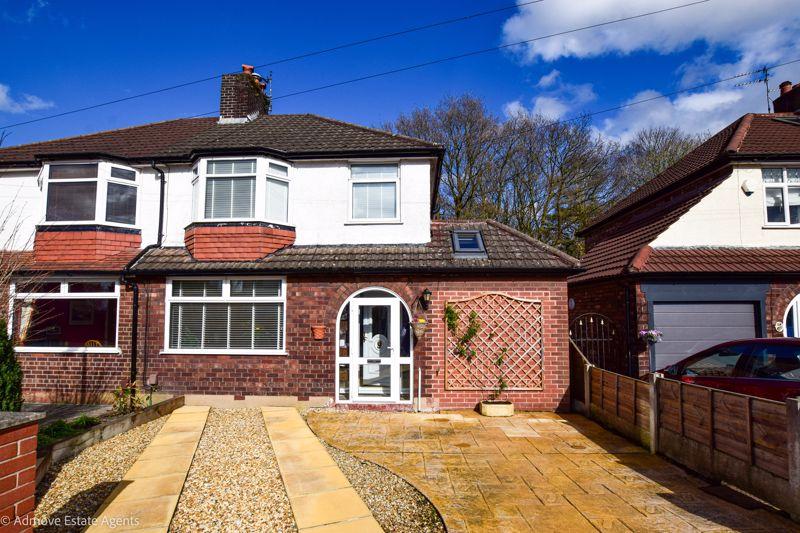 Arcadia Avenue, Sale, M33 3SA 3 bed semidetached house £400,000
