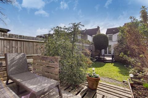 49 Edward Road, Croydon, CR0 6DZ