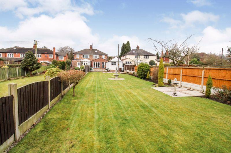 Leek Road, Endon, Staffordshire, ST9 3 bed semidetached house £325,000