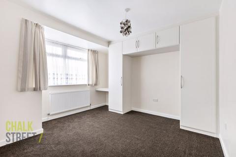 46 Lancaster Drive, Hornchurch, RM12 5ST