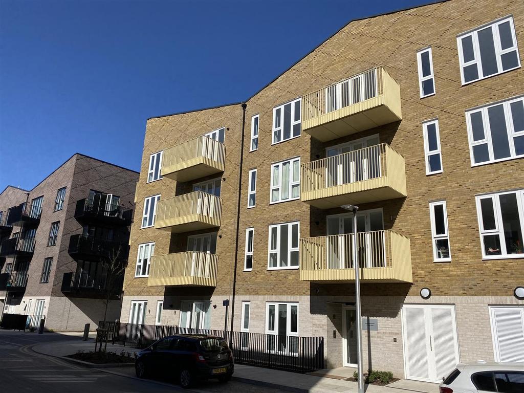 Cory's Road, Rochester Riverside 2 bed flat £1,100 pcm (£254 pw)