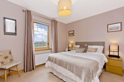 4 Seggieden Close, Inchture, Perth, PH14 9AD