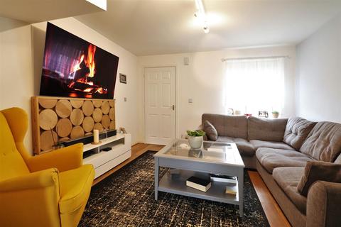 146 Ellingham View, Dartford, DA1 5UP