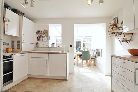 146 Ellingham View, Dartford, DA1 5UP