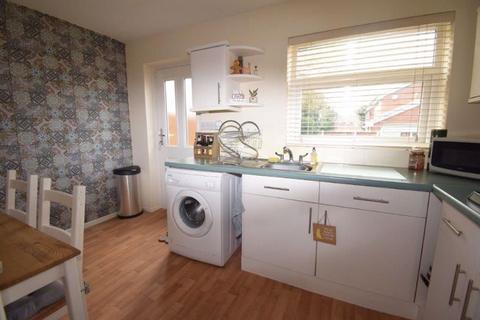 2 bedroom semi-detached house to rent, Cottesmore Way, Golborne