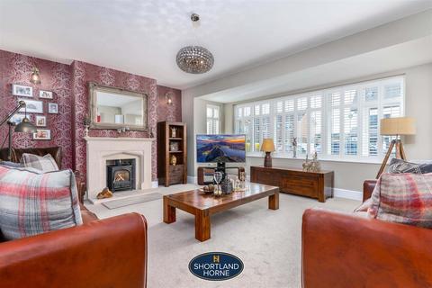 47 Armorial Road, Styvechale, Coventry, CV3 6GH
