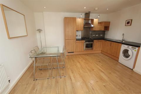 2 bedroom flat to rent, St James Quay, Brewery Wharf