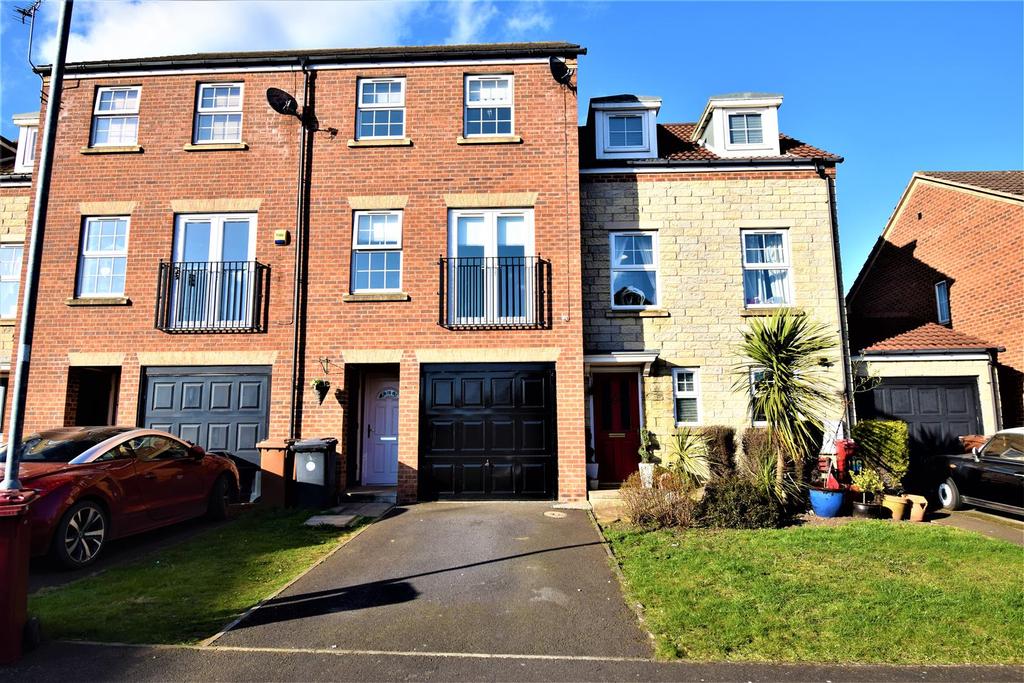 St. James Place, Scunthorpe 4 bed townhouse £750 pcm (£173 pw)