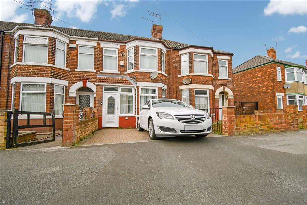 Rockford Avenue, Hull, HU8 3 bed terraced house £135,000
