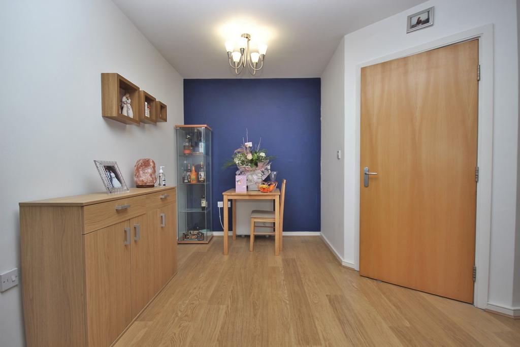 Cronton Lane, Widnes, WA8 2 bed apartment £97,500