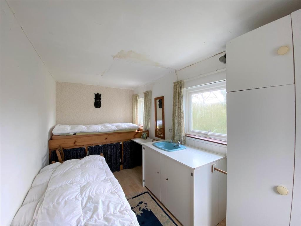 Bedroom 3 (rear)