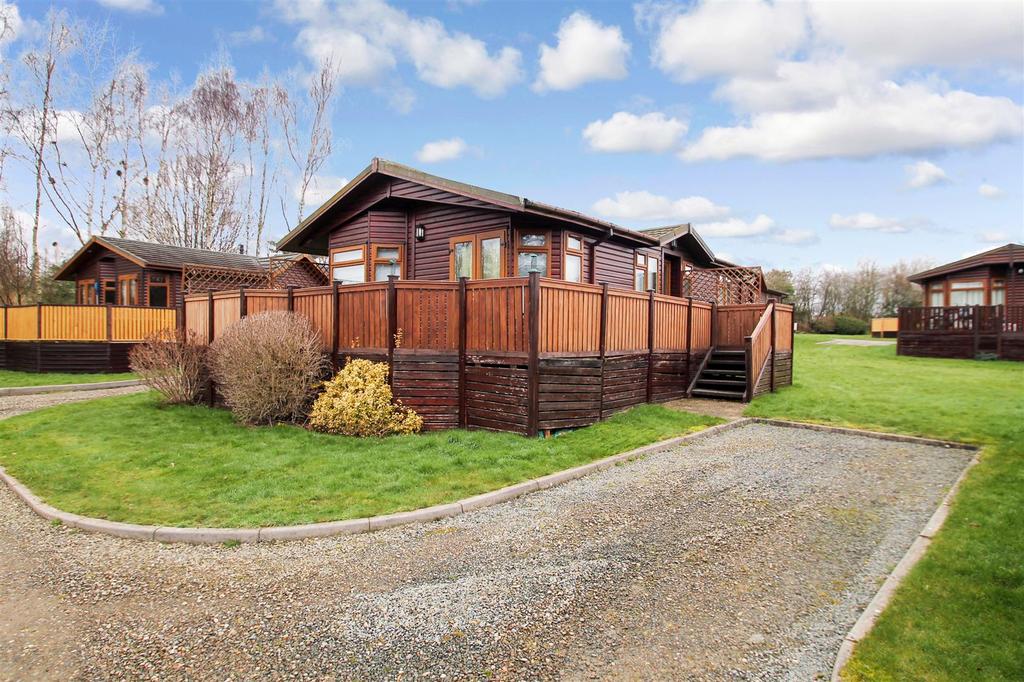 Ashlea Pools, Hopton Heath, Craven Arms 2 bed park home for sale £49,995