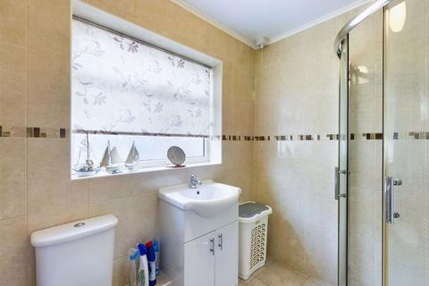 86 Columbia Drive, Lower Wick, Worcester, WR2 4XR