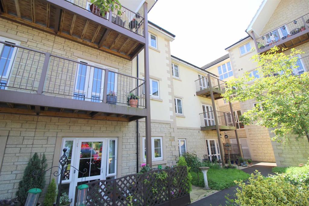 The Fairways, Chippenham 1 bed flat £160,000