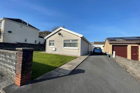 6 Bryn Avenue, Burry Port, SA16 0SG