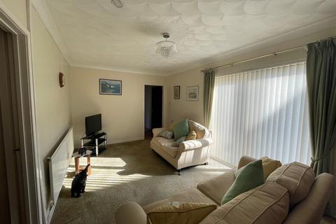 6 Bryn Avenue, Burry Port, SA16 0SG