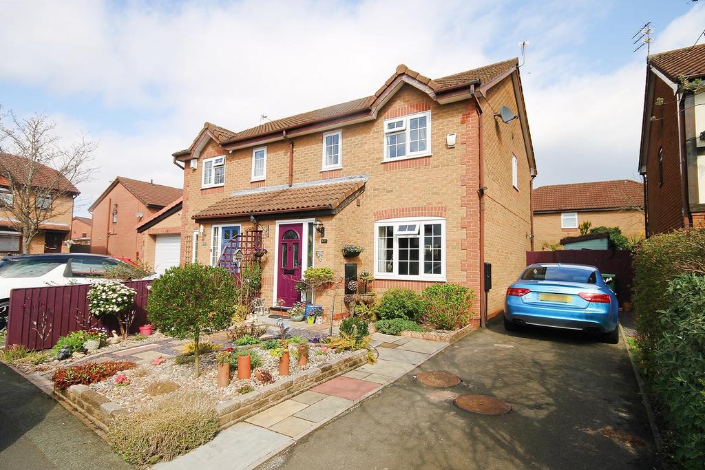 Fleetwood Close, Great Sankey... 3 bed semidetached house £209,950