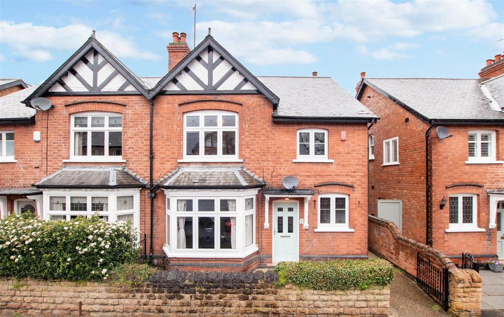 Carnarvon Road, West Bridgford... 4 bed semidetached house £395,000