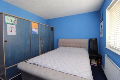 51 Gresham Drive, Romford, RM6 4TP
