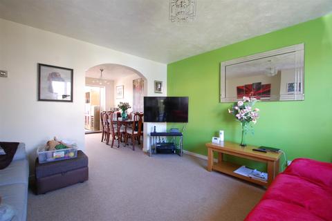 23 Linnet Close, Petersfield, GU31 4RF
