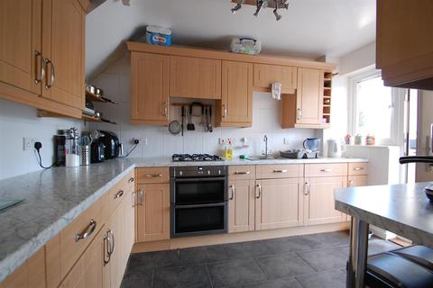 23 Linnet Close, Petersfield, GU31 4RF