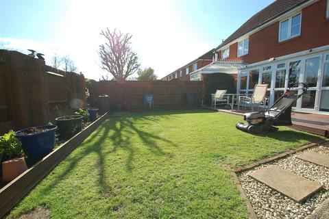 23 Linnet Close, Petersfield, GU31 4RF
