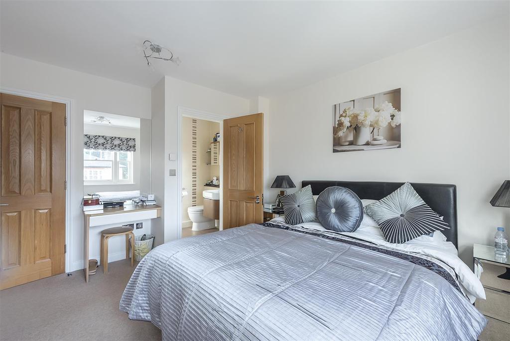 Bedroom 1.jpg