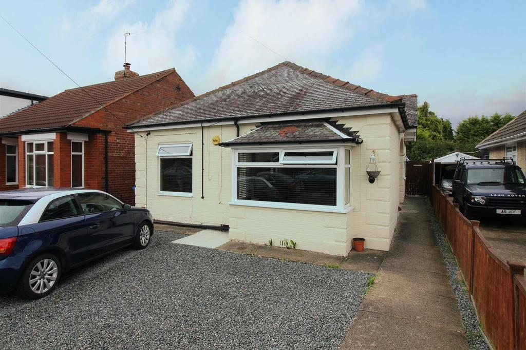 Golf Links Road, Hull 3 bed detached bungalow £250,000