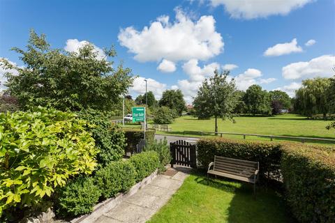 4 Carrs Meadow, Escrick, York, YO19 6JZ