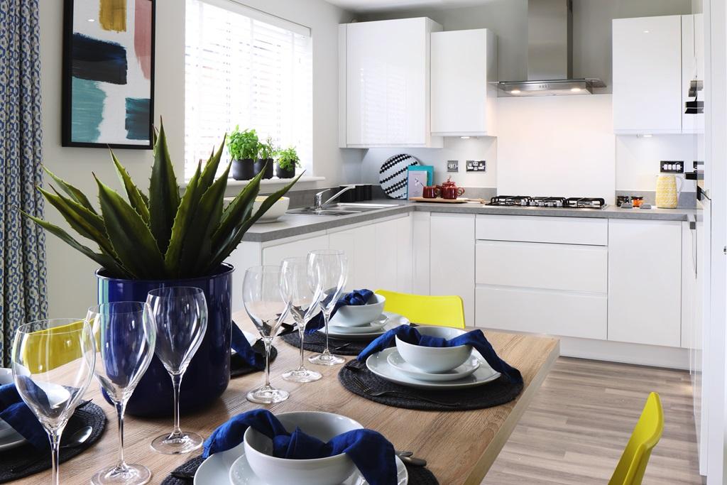 Spacious kitchen/dining area for entertaining