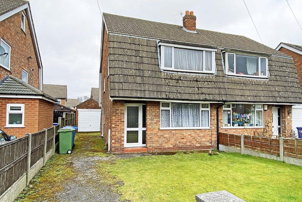 Woodhouse Lane East, Timperley, Cheshire 3 bed semidetached house £