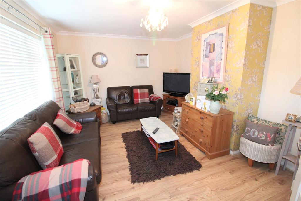 Herbert Jennings Avenue, Wrexham 3 bed terraced house £155,000