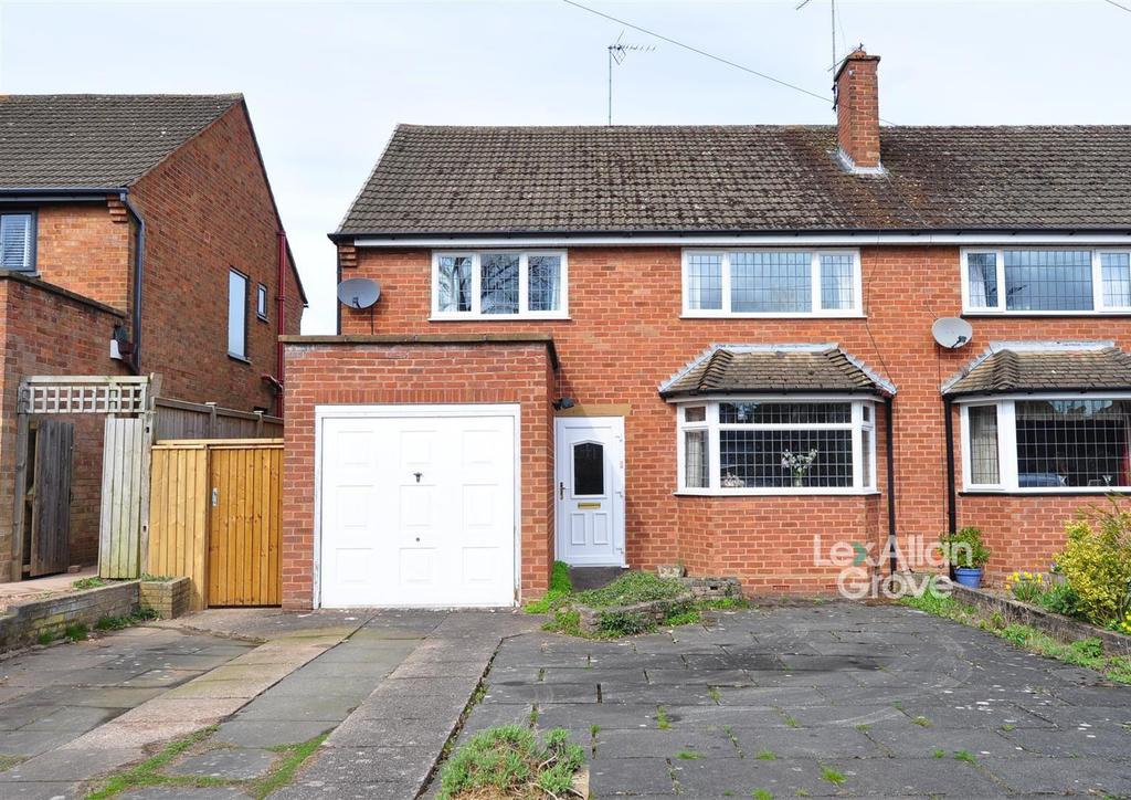 Hagley Road, Hayley Green, Halesowen 3 bed semidetached house £285,000