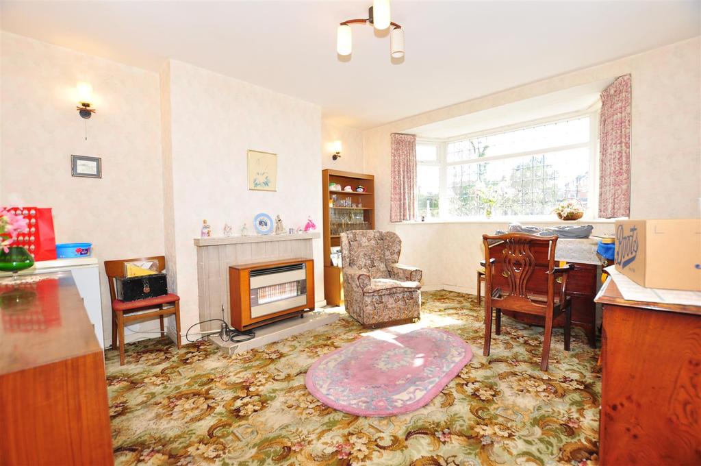 Hagley Road, Hayley Green, Halesowen 3 bed semidetached house £285,000