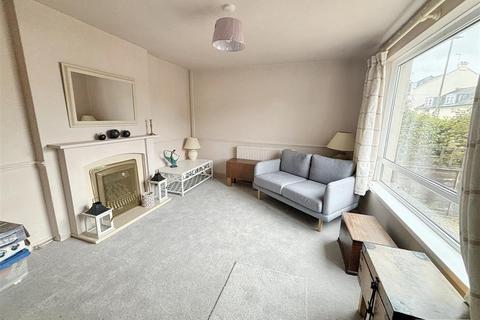 9 Globefield, Topsham, Exeter, EX3 0EY