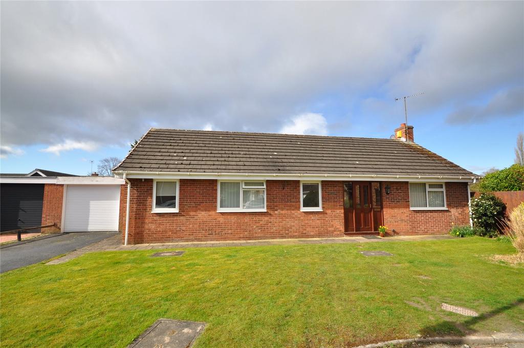 Linden Drive, Mickle Trafford, Chester, CH2 3 bed bungalow £350,000