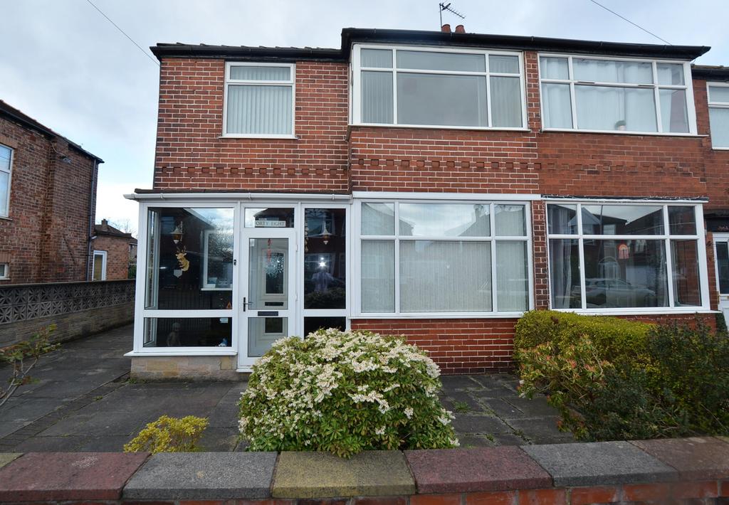 Barkway Rd, Stretford, M32 2 bed semidetached house £240,000