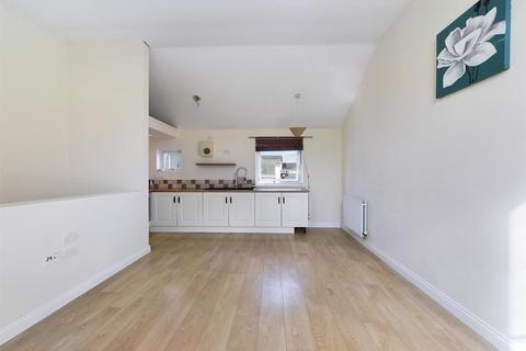 2 bedroom apartment for sale - Poundlock Avenue, Hanley, Stoke-on-Trent ST1 3RN